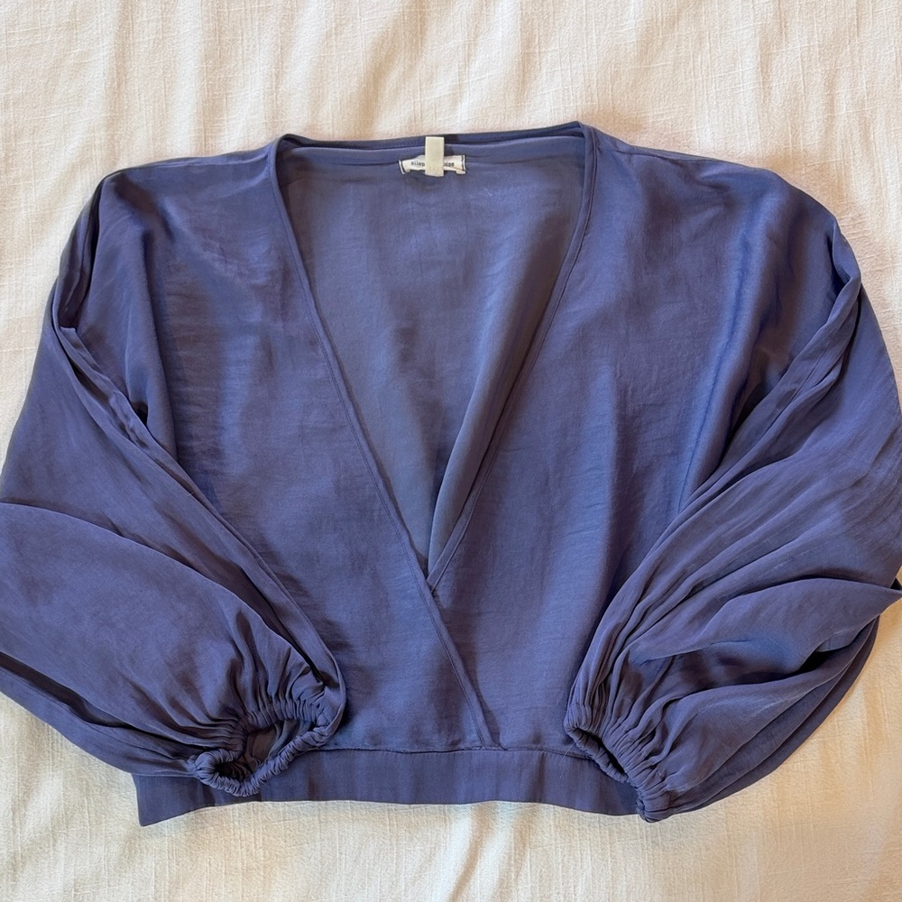 UO Silence + Noise Deep V-Neck 💜